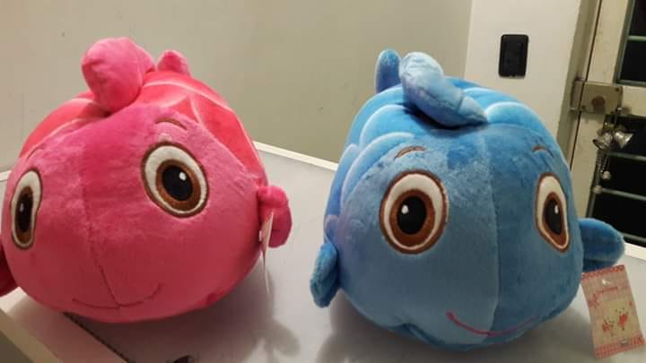 Alcancia pez azul enciende